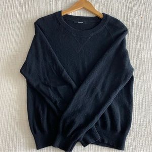 Black cashmere sweatshirt by Quince